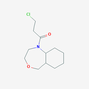 molecular formula C12H20ClNO2 B1493208 3-chloro-1-(octahydrobenzo[e][1,4]oxazepin-1(5H)-yl)propan-1-one CAS No. 2098000-83-8