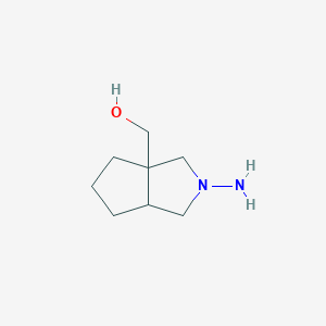molecular formula C8H16N2O B1493219 (2-aminohexahydrocyclopenta[c]pyrrol-3a(1H)-yl)methanol CAS No. 2098108-91-7