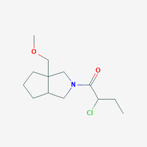 molecular formula C13H22ClNO2 B1493220 2-chloro-1-(3a-(methoxymethyl)hexahydrocyclopenta[c]pyrrol-2(1H)-yl)butan-1-one CAS No. 2098049-63-7