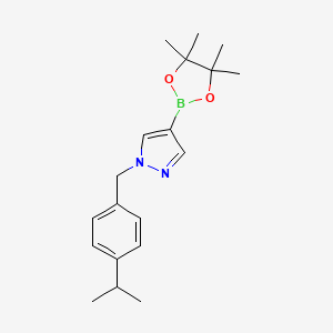 molecular formula C19H27BN2O2 B1493769 1-(4-Isopropylbenzyl)-4-(4,4,5,5-tetramethyl-[1,3,2]dioxaborolan-2-yl)-1H-pyrazole CAS No. 2246877-02-9