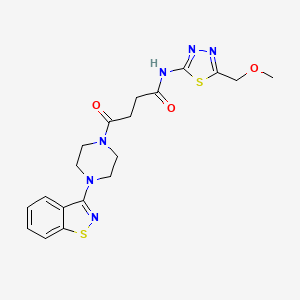 4-[4-(1,2-benzothiazol-3-yl)piperazin-1-yl]-N-[(2Z)-5-(methoxymethyl)-1,3,4-thiadiazol-2(3H)-ylidene]-4-oxobutanamide