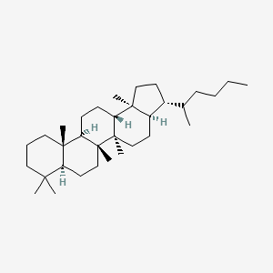 molecular formula C33H58 B1494870 17alpha(H),21beta(H)-22RS-TRISHOMOHOPANE 