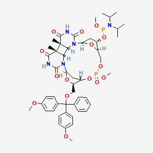 molecular formula C49H63N5O15P2 B1494871 cis,Syn-thymidine dimer methyl phosphoramidite 