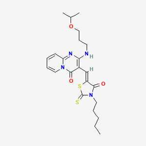 3-[(Z)-(4-oxo-3-pentyl-2-thioxo-1,3-thiazolidin-5-ylidene)methyl]-2-{[3-(propan-2-yloxy)propyl]amino}-4H-pyrido[1,2-a]pyrimidin-4-one