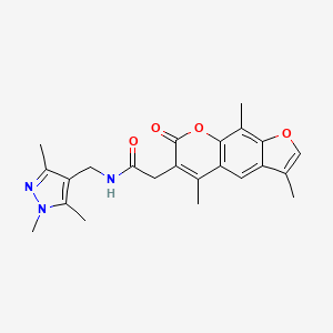 2-(3,5,9-trimethyl-7-oxo-7H-furo[3,2-g]chromen-6-yl)-N-[(1,3,5-trimethyl-1H-pyrazol-4-yl)methyl]acetamide