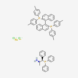 molecular formula C69H62Cl2NP3Ru B1495521 Dichloro{(R)-2,2'-bis[bis(4-methylphenyl)]-1,1'-binaphthyl}[(1R,2R)-2-amino-1-phenylpropyldiphenylphosphine]ruthenium(II);97% 