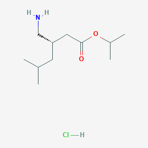 molecular formula C11H24ClNO2 B1495607 propan-2-yl (3S)-3-(aminomethyl)-5-methylhexanoate hydrochloride 