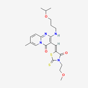 3-{(Z)-[3-(2-methoxyethyl)-4-oxo-2-thioxo-1,3-thiazolidin-5-ylidene]methyl}-7-methyl-2-{[3-(propan-2-yloxy)propyl]amino}-4H-pyrido[1,2-a]pyrimidin-4-one