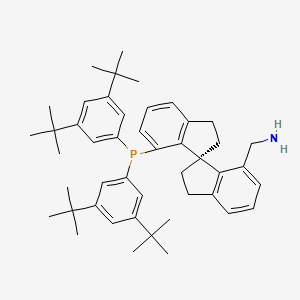 molecular formula C46H60NP B1496967 (S)-7'-[Bis[3,5-bis(tert-butyl)phenyl]phosphino]-2,2',3,3'-tetrahydro-1,1'-spirobi[1H-indene]-7-methanamine 