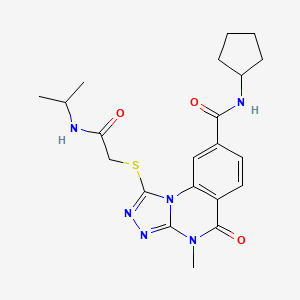 molecular formula C21H26N6O3S B14974282 N-Cyclopentyl-4-methyl-5-oxo-1-({[(propan-2-YL)carbamoyl]methyl}sulfanyl)-4H,5H-[1,2,4]triazolo[4,3-A]quinazoline-8-carboxamide 