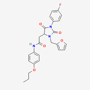 molecular formula C25H24FN3O5 B14977524 2-[1-(4-fluorophenyl)-3-(furan-2-ylmethyl)-2,5-dioxoimidazolidin-4-yl]-N-(4-propoxyphenyl)acetamide 