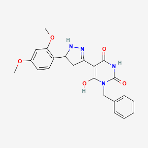 (5Z)-3-benzyl-5-[5-(2,4-dimethoxyphenyl)pyrazolidin-3-ylidene]-6-hydroxypyrimidine-2,4(3H,5H)-dione