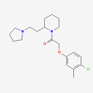 2-(4-Chloro-3-methylphenoxy)-1-{2-[2-(pyrrolidin-1-yl)ethyl]piperidin-1-yl}ethanone