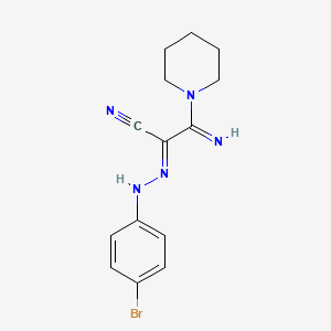 (2E)-2-[2-(4-bromophenyl)hydrazinylidene]-3-imino-3-(piperidin-1-yl)propanenitrile