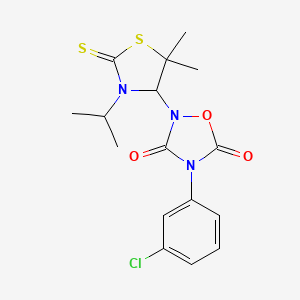 4-(3-Chlorophenyl)-2-(3-isopropyl-5,5-dimethyl-2-thioxo-1,3-thiazolan-4-yl)-1,2,4-oxadiazolane-3,5-dione