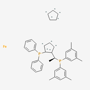 molecular formula C40H40FeP2 B15089264 (2S)-1-[(1S)-1-[Bis(3,5-dimethylphenyl)phosphino]ethyl]-2-(diphenylphosphino)ferrocene 