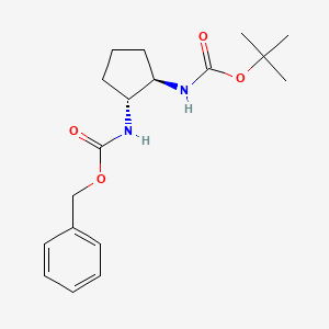 molecular formula C18H26N2O4 B1511003 benzyl tert-butyl (1R,2R)-cyclopentane-1,2-diyldicarbamate CAS No. 815645-30-8