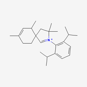molecular formula C25H38N+ B1511126 2-[2,6-Bis(1-methylethyl)phenyl]-3,3,6,8-tetramethyl-2-azoniaspiro[4.5]deca-1,7-diene 