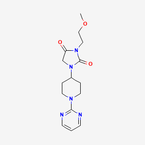 3-(2-Methoxyethyl)-1-[1-(pyrimidin-2-yl)piperidin-4-yl]imidazolidine-2,4-dione