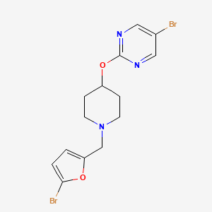 5-Bromo-2-({1-[(5-bromofuran-2-yl)methyl]piperidin-4-yl}oxy)pyrimidine