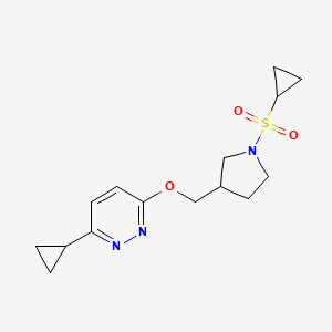 molecular formula C15H21N3O3S B15115016 3-{[1-(Cyclopropanesulfonyl)pyrrolidin-3-yl]methoxy}-6-cyclopropylpyridazine 