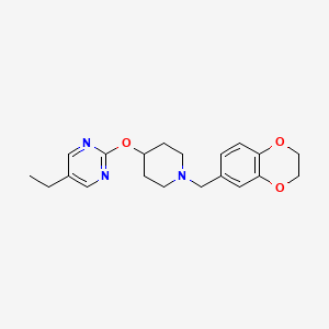 2-({1-[(2,3-Dihydro-1,4-benzodioxin-6-yl)methyl]piperidin-4-yl}oxy)-5-ethylpyrimidine