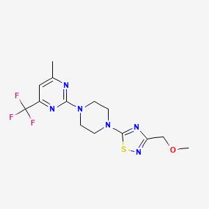 molecular formula C14H17F3N6OS B15115328 2-{4-[3-(Methoxymethyl)-1,2,4-thiadiazol-5-yl]piperazin-1-yl}-4-methyl-6-(trifluoromethyl)pyrimidine 