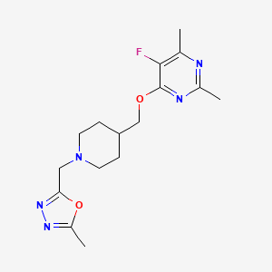 5-Fluoro-2,4-dimethyl-6-({1-[(5-methyl-1,3,4-oxadiazol-2-yl)methyl]piperidin-4-yl}methoxy)pyrimidine