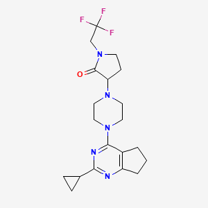 molecular formula C20H26F3N5O B15116186 3-(4-{2-cyclopropyl-5H,6H,7H-cyclopenta[d]pyrimidin-4-yl}piperazin-1-yl)-1-(2,2,2-trifluoroethyl)pyrrolidin-2-one 