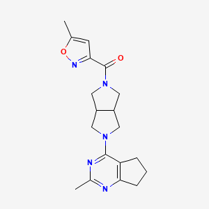 molecular formula C19H23N5O2 B15116410 5-methyl-3-(5-{2-methyl-5H,6H,7H-cyclopenta[d]pyrimidin-4-yl}-octahydropyrrolo[3,4-c]pyrrole-2-carbonyl)-1,2-oxazole 