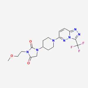 3-(2-Methoxyethyl)-1-{1-[3-(trifluoromethyl)-[1,2,4]triazolo[4,3-b]pyridazin-6-yl]piperidin-4-yl}imidazolidine-2,4-dione