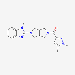 molecular formula C20H24N6O B15117208 2-[5-(1,5-dimethyl-1H-pyrazole-3-carbonyl)-octahydropyrrolo[3,4-c]pyrrol-2-yl]-1-methyl-1H-1,3-benzodiazole 