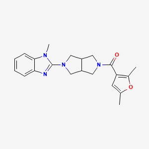 2-[5-(2,5-dimethylfuran-3-carbonyl)-octahydropyrrolo[3,4-c]pyrrol-2-yl]-1-methyl-1H-1,3-benzodiazole