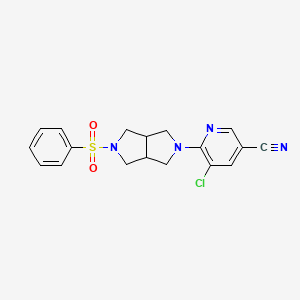 molecular formula C18H17ClN4O2S B15117739 6-[5-(Benzenesulfonyl)-octahydropyrrolo[3,4-c]pyrrol-2-yl]-5-chloropyridine-3-carbonitrile 