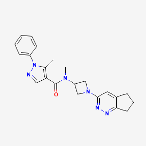 molecular formula C22H24N6O B15118210 N-(1-{5H,6H,7H-cyclopenta[c]pyridazin-3-yl}azetidin-3-yl)-N,5-dimethyl-1-phenyl-1H-pyrazole-4-carboxamide 