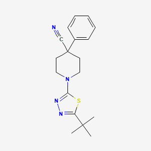 molecular formula C18H22N4S B15118231 1-(5-Tert-butyl-1,3,4-thiadiazol-2-yl)-4-phenylpiperidine-4-carbonitrile 