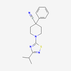 4-Phenyl-1-[3-(propan-2-yl)-1,2,4-thiadiazol-5-yl]piperidine-4-carbonitrile