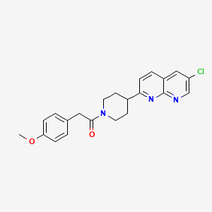 1-[4-(6-Chloro-1,8-naphthyridin-2-yl)piperidin-1-yl]-2-(4-methoxyphenyl)ethan-1-one