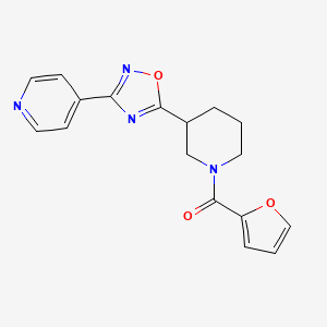 4-{5-[1-(Furan-2-carbonyl)piperidin-3-yl]-1,2,4-oxadiazol-3-yl}pyridine