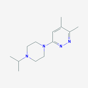 molecular formula C13H22N4 B15119688 3,4-Dimethyl-6-[4-(propan-2-yl)piperazin-1-yl]pyridazine 