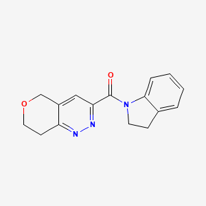 molecular formula C16H15N3O2 B15120727 1-{5H,7H,8H-pyrano[4,3-c]pyridazine-3-carbonyl}-2,3-dihydro-1H-indole 