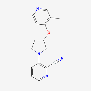 molecular formula C16H16N4O B15120968 3-{3-[(3-Methylpyridin-4-yl)oxy]pyrrolidin-1-yl}pyridine-2-carbonitrile 