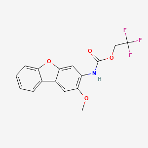 2,2,2-Trifluoroethyl N-{4-methoxy-8-oxatricyclo[7.4.0.0,2,7]trideca-1(9),2(7),3,5,10,12-hexaen-5-yl}carbamate