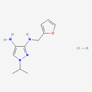 molecular formula C11H17ClN4O B15133447 N~3~-(2-furylmethyl)-1-isopropyl-1H-pyrazole-3,4-diamine CAS No. 1431963-29-9