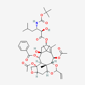 molecular formula C46H63NO15 B1513648 (1S,2S,4S,7S,7AR,7A1S,10AS,11AR,13AS,13BR)-1-(Benzoyloxy)-4-(((3S)-3-((tert-butoxycarbonyl)amino)-2-hydroxy-5-methylhexanoyl)oxy)-2-hydroxy-5,7A1,14,14-tetramethyl-9-vinyl-2,3,4,7,7A,7A1,10A,11,11A,13,13A,13B-dodecahydro-1H-8,10,12-trioxa-2,6-methanocyclobuta[B]cyclodeca[DE]naphthalene-7,13A-diyl diacetate 