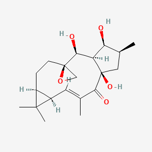 (1'R,2R,3'E,5'R,7'S,11'S,12'R,13'S,14'S)-1',11',13'-trihydroxy-3',6',6',14'-tetramethylspiro[oxirane-2,10'-tricyclo[10.3.0.05,7]pentadec-3-ene]-2'-one