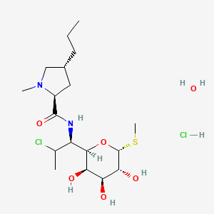 (2S,4R)-N-[(1S)-2-chloro-1-[(2R,3R,4S,5R,6R)-3,4,5-trihydroxy-6-methylsulfanyloxan-2-yl]propyl]-1-methyl-4-propylpyrrolidine-2-carboxamide;hydrate;hydrochloride