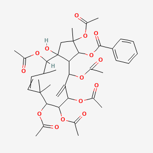 (2,4,9,10,11,13-hexaacetyloxy-3a-hydroxy-2,5,8,8-tetramethyl-12-methylidene-3,4,5,9,10,11,13,13a-octahydro-1H-cyclopenta[12]annulen-1-yl) benzoate