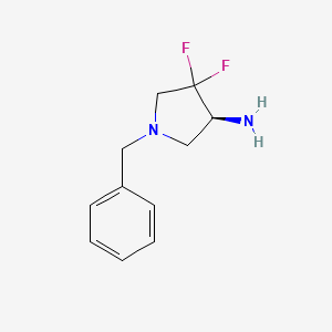 (3S)-1-benzyl-4,4-difluoropyrrolidin-3-amine