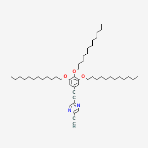 B15170011 2-Ethynyl-5-{[3,4,5-tris(dodecyloxy)phenyl]ethynyl}pyrazine CAS No. 649774-82-3